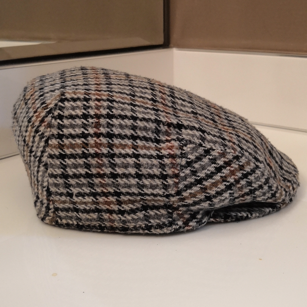 Vintage English tweed wool newsboy cap